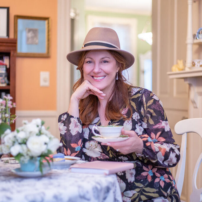 Polly tea inside fedora E