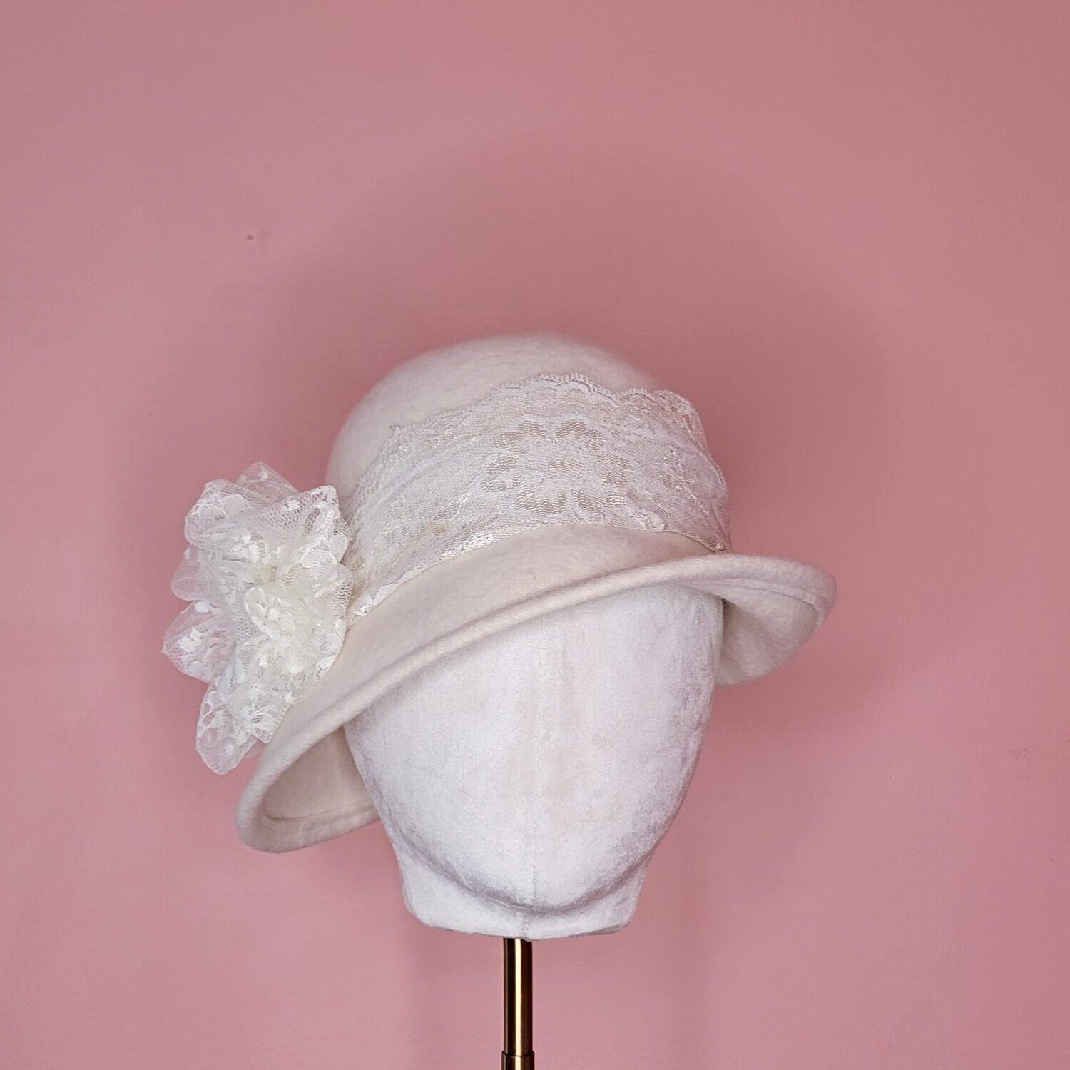 Victoria White Lace Cloche