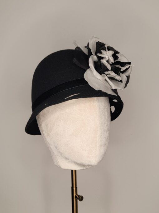 Gwen Black cloche