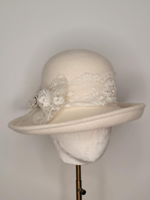 Lady Edith White Lace Winter Cloche Hat with Black pearl cameo