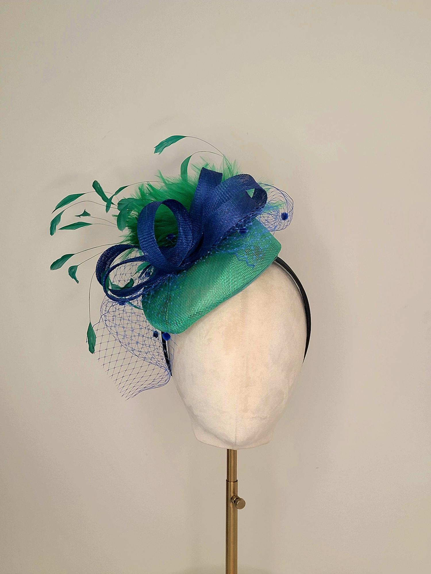 Olivia green and blue Ascot percher